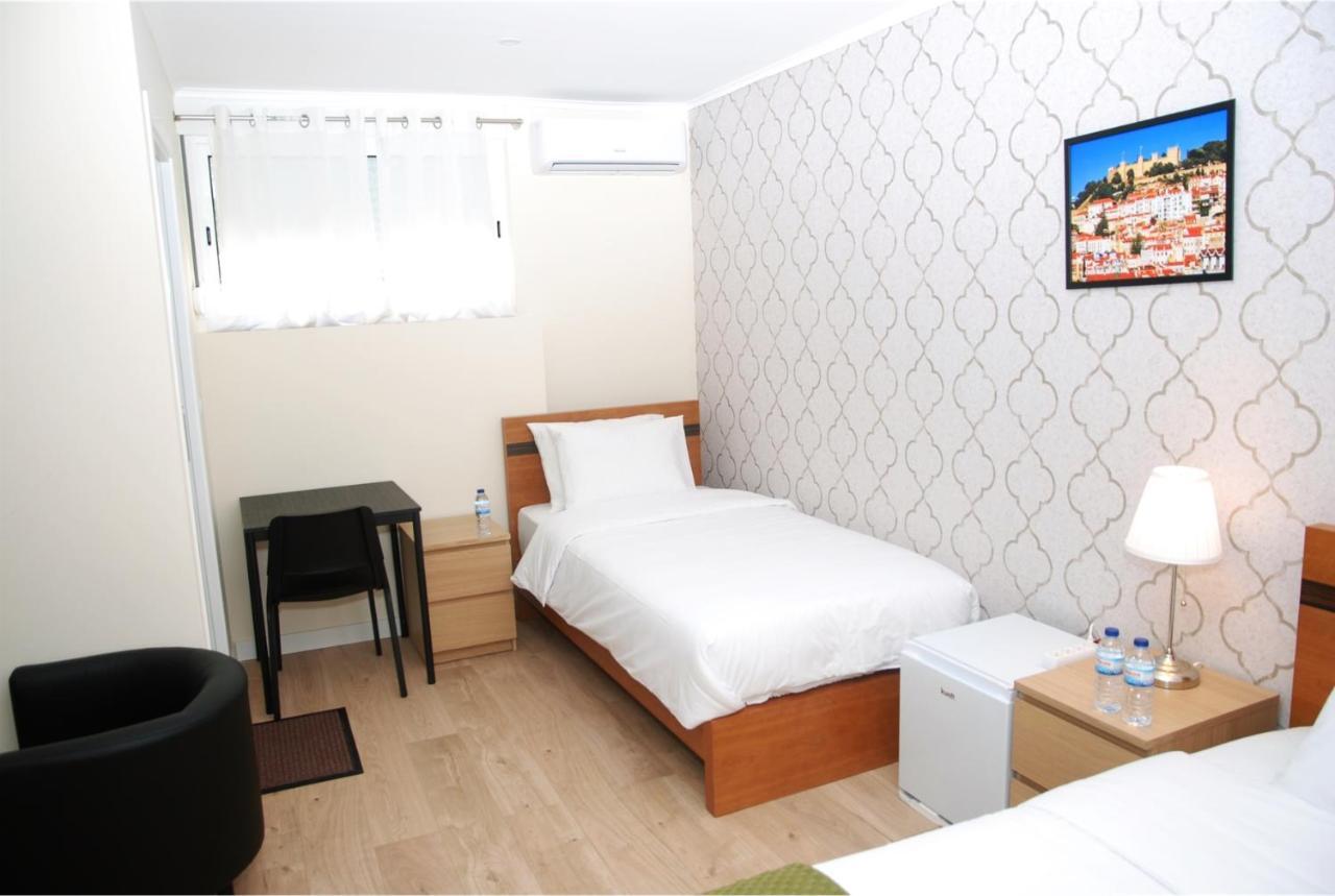 Amor Lisboa Hostel Albergue *